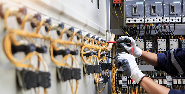 Professional Electrician technician working in Thomasville, GA